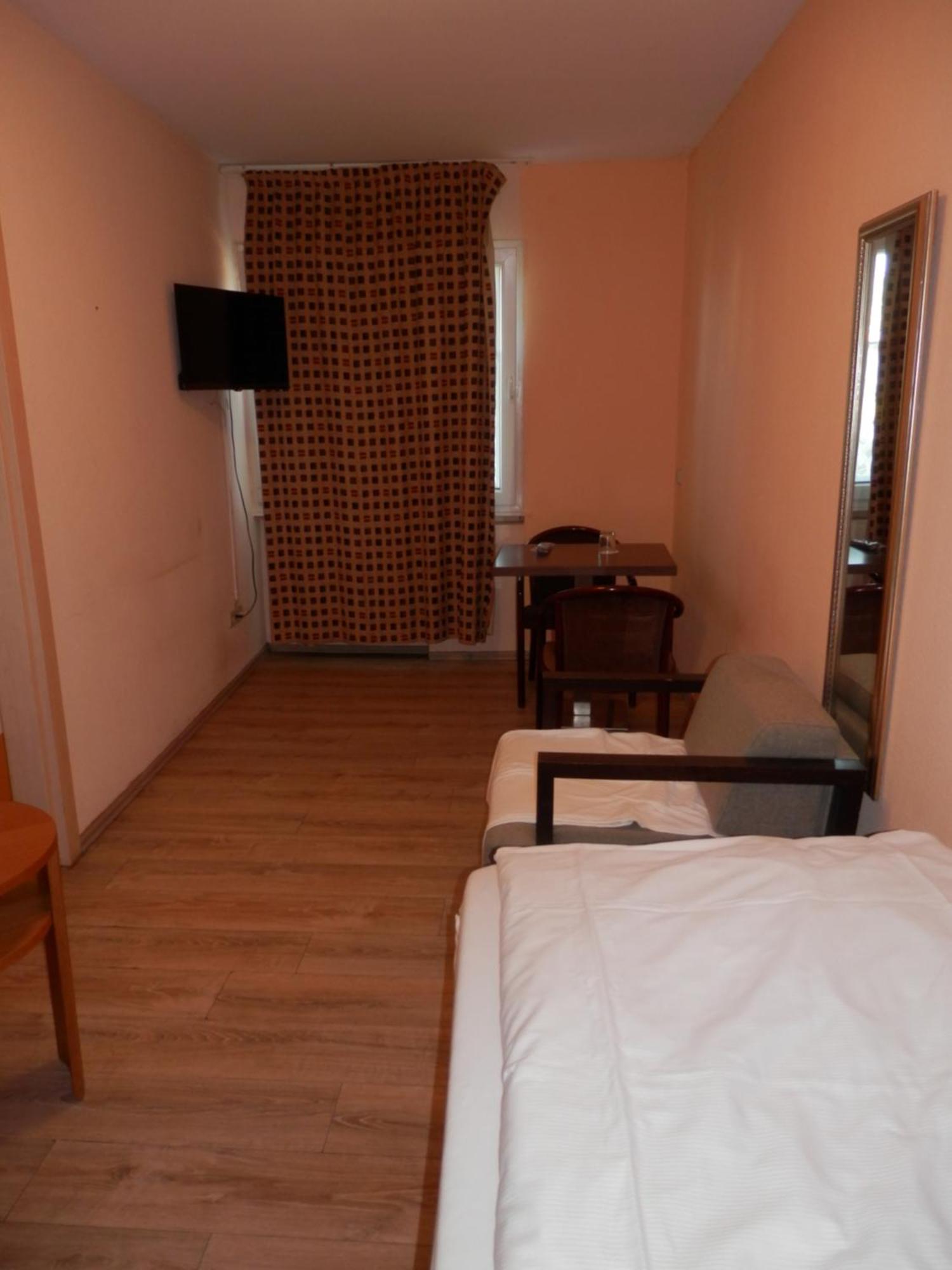 Relax Hotel-Ludwigshafen Экстерьер фото