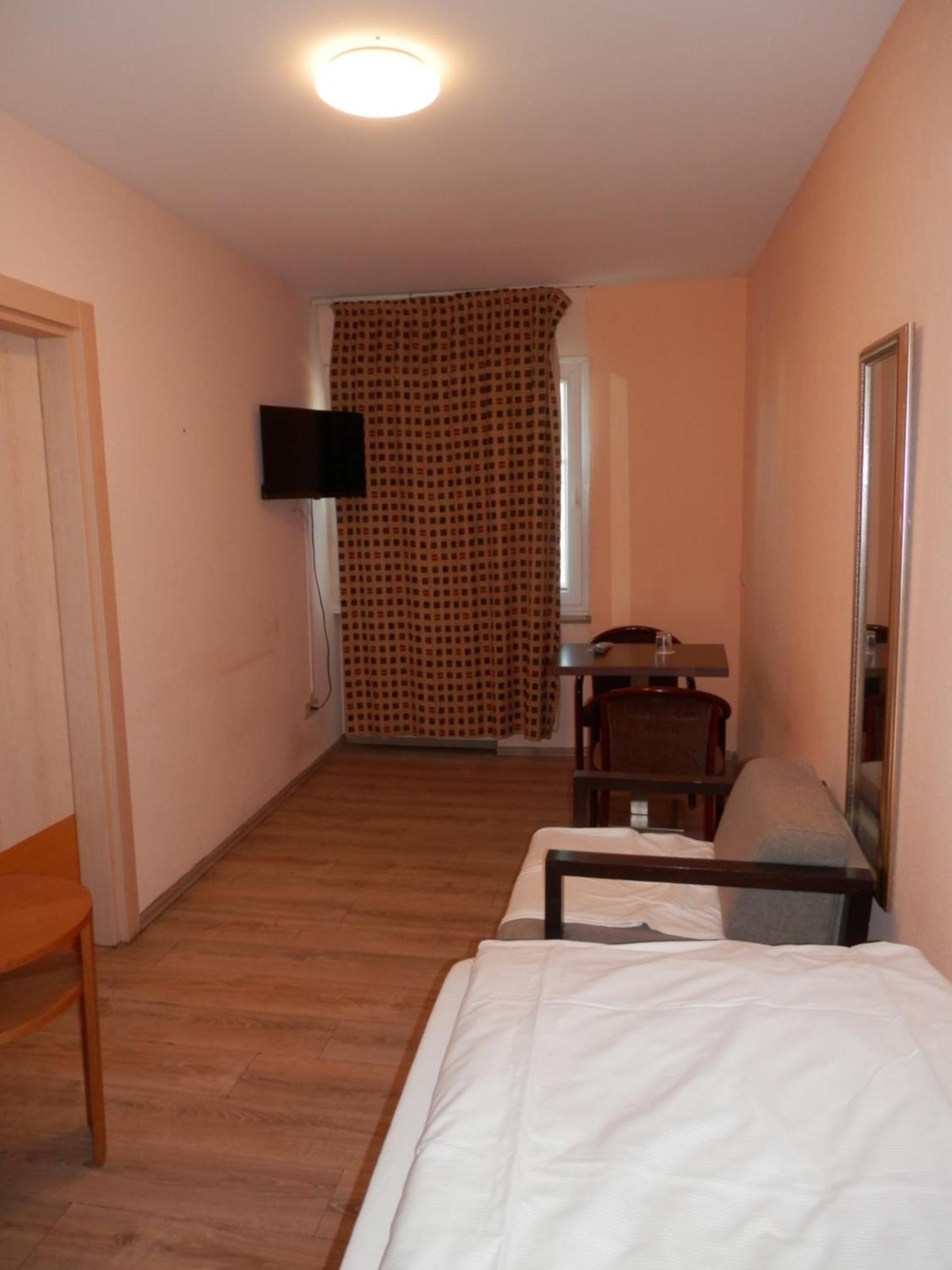 Relax Hotel-Ludwigshafen Экстерьер фото